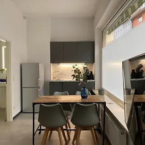 2-zimmer-appartment In Top-city-lage Mit Parken Und Klimaanlage Núremberg